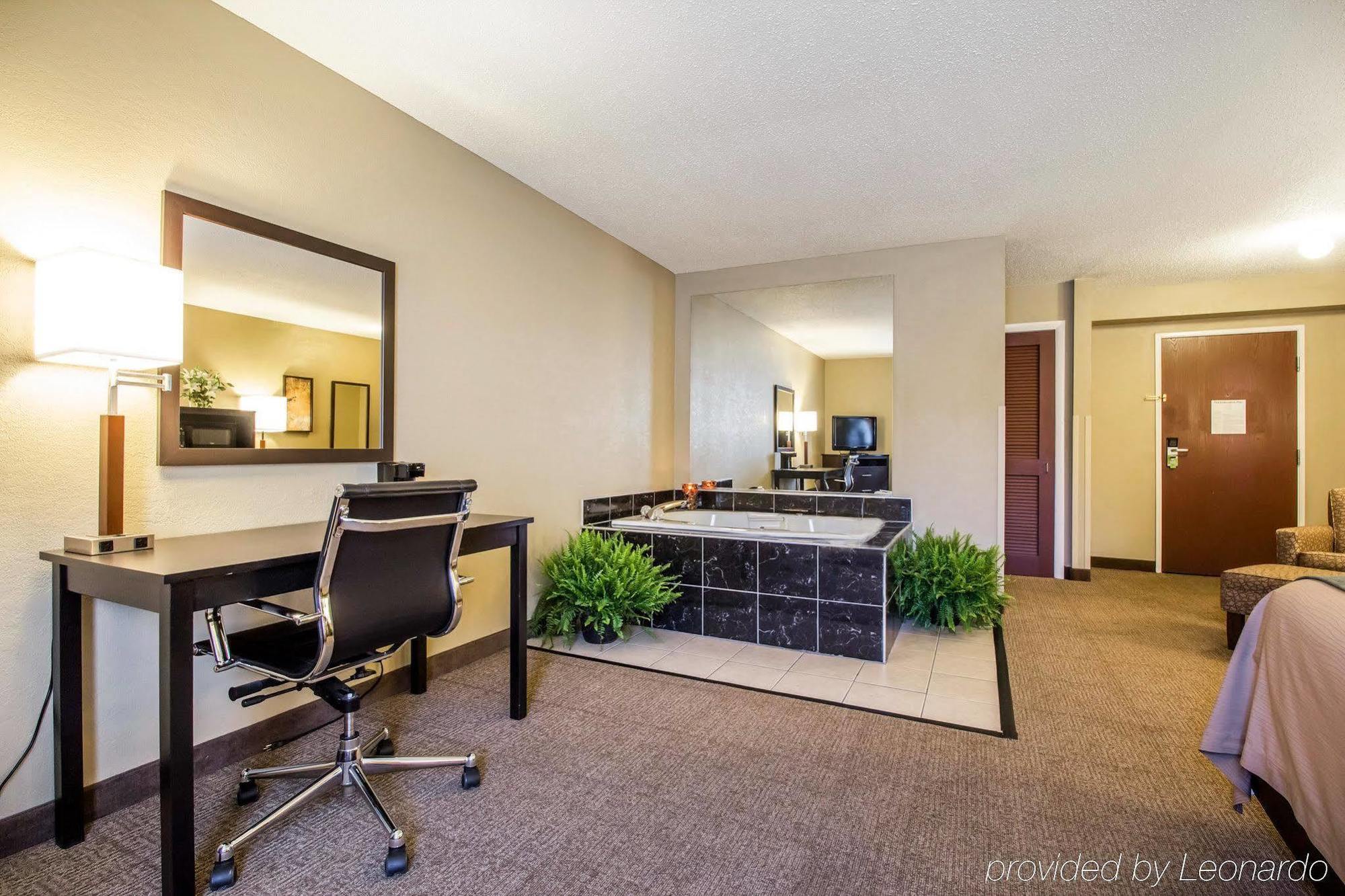 Quality Inn Harlan Экстерьер фото